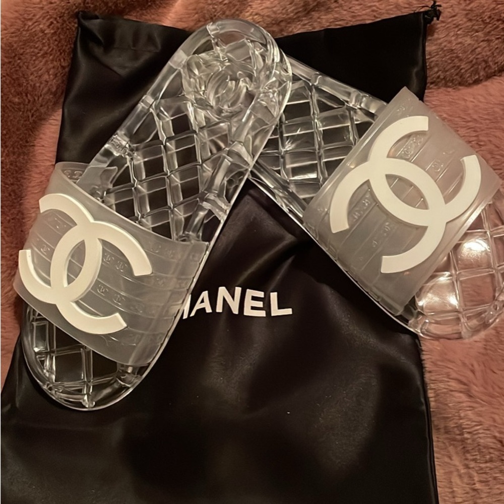 Chanel pool slides